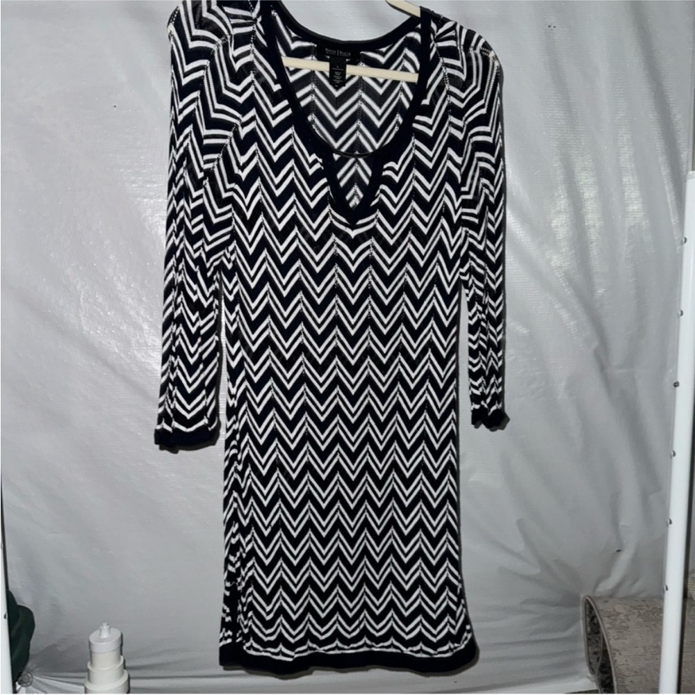 White House Black Market Chevron Knit dress - navy and White